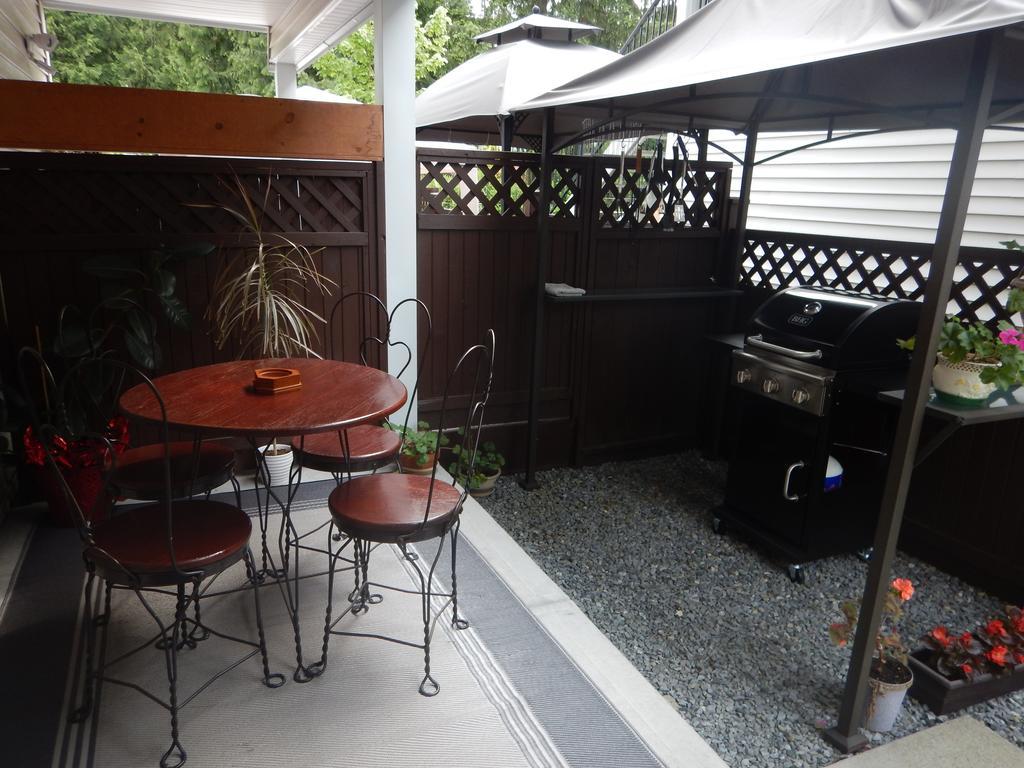 Clean And Quiet 2 Bdr 2 Bthr Private Entrance Entire Guests Suite Near Coquitlam Center Mall And Skytrain Exterior photo